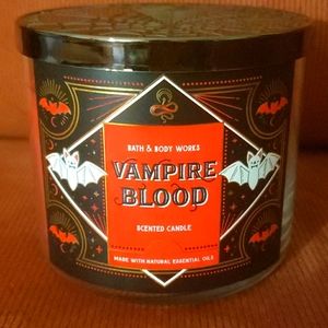 *2 for $40* 🧛‍♀️BBW Vampire Blood 3-wick Candle🧛‍♀️